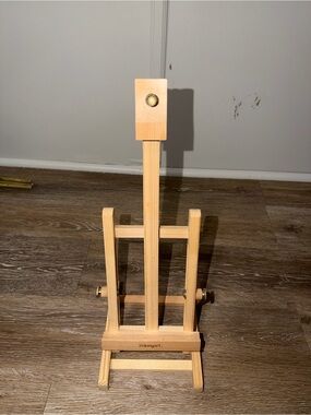 Natural Wood Tabletop Easel